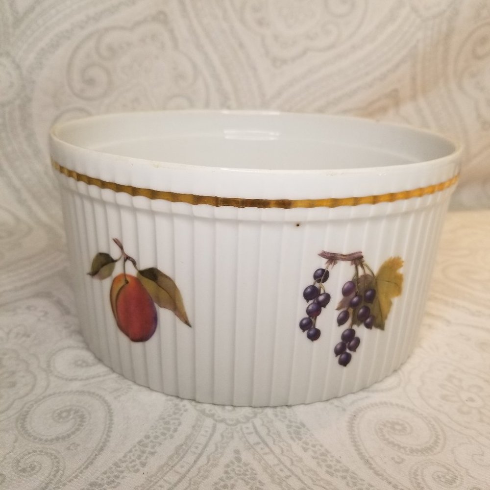 Royal Worcester Ribbed Pleated Evesham Fruit Souffle Baking Dish Shape 46 Size 0